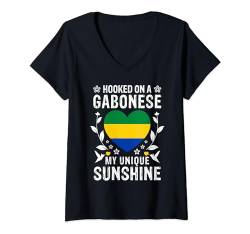 Damen Gabonese Boyfriend Girlfriend Wife Husband Gabon Flag T-Shirt mit V-Ausschnitt von Funny Couple Nations Heritage Quotes Tops ...