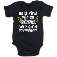 G-graphics Kurzarmbody Baby Body - Bald sind wir zu viert! Wir sind schwanger! mit Spruch / Sprüche • Babykleidung • Geschenk für den Papa „to be“ oder die werdenden Großeltern • Strampler von G-graphics