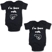 G-graphics Kurzarmbody I´m born with (Zwillingsset / Twinset, 2-tlg., Baby-Body-Set) für Zwillinge / Twins mit Sprüchen von G-graphics