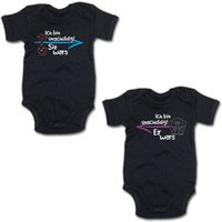 G-graphics Kurzarmbody Ich bin unschuldig! – Sie wars & Er wars (Zwillingsset / Twinset, 2-tlg., Baby-Body-Set) für Zwillinge / Twins mit Sprüchen von G-graphics