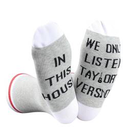 GJTIM 2 Paar Singer Music Album inspirierte Geschenk Socken Musikliebhaber Geschenk Sänger Merchandise Neuheit Socken für Sänger-Fans, Hören Version, Einheitsgr��e von GJTIM