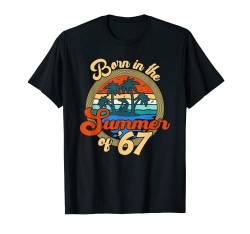 Born In The Summer of '67 Vintage Sunset Beach, Born in 1967 T-Shirt von GTee Born In The Summer Birthday