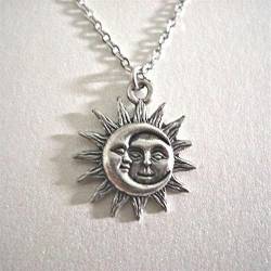 GURIDO Silberfarbene Halsketten mit Sonne und Mond, Paar himmlische beste Freunde, Geschenk für Freunde, lange Halsketten, Anhänger, Männer und Frauen von GURIDO