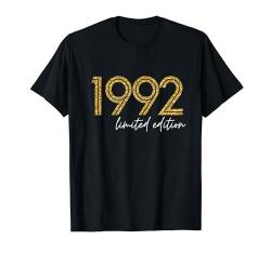 32. Geburtstag Mann Frau 32 Jahre 1992 Deko Lustig Geschenk T-Shirt von Geburtstagsgeschenk Damen Herren 1992 Geschenkidee