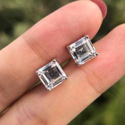 GemKing E0126 Simple four-prong inlaid 2-carat pagoda zircon earrings for men and women, fashionable and versatile von GemKing