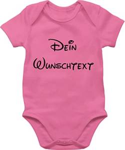 Baby Body Junge Mädchen - Aufdruck selbst gestalten - Wunschtext - 3/6 Monate - Pink - text babykleidung babyparty strampler selber bedrucken bodies babybody zur geburt name beschriften lassen von Geschenk mit Namen personalisiert by Shirtracer