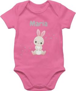 Baby Body Junge Mädchen - Süßer Hase Hasen Hasenmotiv Rabbit Langohr - 3/6 Monate - Pink - ostern personalisierter strampler name für hasenliebhaber osterhase osterhasen baby-geschenke von Geschenk mit Namen personalisiert by Shirtracer