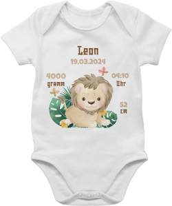 Baby Body Junge Mädchen - Zur Geburt - Geburtsgeschenk Löwe Datum Gewicht Uhrzeit Größe - 3/6 Monate - Weiß - neugeborene strampler individuell babygeschenk personlisiert personalisierter von Geschenk mit Namen personalisiert by Shirtracer