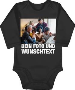 Baby Body langarm Mädchen Junge - Mit Bild eigenem Foto Name Text Wunschtext - 3/6 Monate - Schwarz - babysachen personalisierte selbst gestalten strampler geburtstag selber bedrucken von Geschenk mit Namen personalisiert by Shirtracer