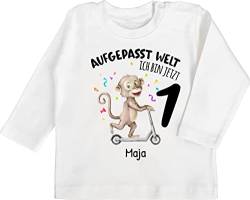 Baby Langarmshirt - 1. Geburtstag - Aufgepasst Welt - Ich Bin jetzt 1 - AFFE mit Name zum Ersten - 12/18 Monate - Weiß - Outfit First Birthday Jahr alt Junge Geschenke für 1jahrige Maedchen von Geschenk mit Namen personalisiert by Shirtracer