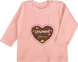 Baby Langarmshirt - Kompatibel Oktoberfest - Lausmadl - Lebkuchenherz und Dein Name - Herzen Blümchen - 6/12 Monate - Babyrosa - Shirt Langarm Shirts Tshirt t-Shirt t-Shirts Trachten Outfit von Geschenk mit Namen personalisiert by Shirtracer