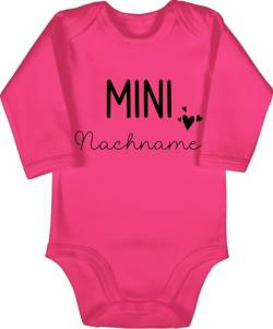 Body langarm Mädchen Junge - Zur - Mini Nachname | Schwangerschaft verkünden Geschenk Geburt Baby - 3/6 Monate - Fuchsia - personalisierte bodys babykleidung geburtsgeschenk name strampler von Geschenk mit Namen personalisiert by Shirtracer