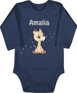 Geschenk mit Namen personalisiert by Shirtracer Baby Body langarm Mädchen Junge - Süße Giraffe Giraffen Giraffenbulle Giraffenmotiv - 3/6 Monate - Navy Blau - name strampler von Geschenk mit Namen personalisiert by Shirtracer