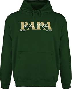 Hoodie Herren Pullover Männer - zum Vatertag - Papa Geschenk mit Namen Kinder Datum Geburtsjahr Weihnachten Geburtstag - L - Dunkelgrün - personalisiertes Vatertagsgeschenk Vater Pulli kindernamen von Geschenk mit Namen personalisiert by Shirtracer