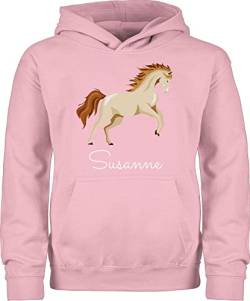 Kinder Hoodie Jungen Mädchen - Pferde - Steigendes Pferd mit Wunschname - 104 (3/4 Jahre) - Hellrosa - Name personalisiertes Maedchen Geschenke für pferdeliebhaber personalisierbar pferdemädchen von Geschenk mit Namen personalisiert by Shirtracer