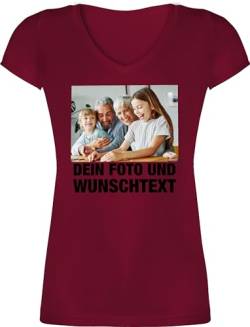 T-Shirt Damen V Ausschnitt - Mit Foto eigenem Bild Text Name Wunschtext - M - Bordeauxrot - eigener Druck Tshirt drucken Lassen Shirt selbst Bedrucken Frau Personalisieren selbstgemachtes von Geschenk mit Namen personalisiert by Shirtracer