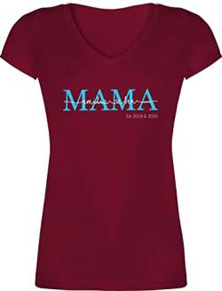 T-Shirt Damen V Ausschnitt - Muttertag - Mama Kindernamen Geschenk Geburtstag - S - Bordeauxrot - Geschenke für Seine Mutter motherday muttertaggeschenke schöne muttertagsgeschenke von Geschenk mit Namen personalisiert by Shirtracer