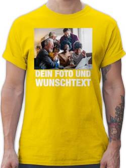 T-Shirt Herren - Mit Bild eigenem Foto Name Text Wunschtext - XXL - Gelb - Druck individuell Shirt selber schreiben eigener und Tshirt für Mann t-Shirts Bedruckt Aufdruck günstig selbst gestalten von Geschenk mit Namen personalisiert by Shirtracer