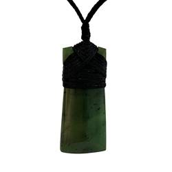 Greenstone Pounamu Toki Kettenanhänger aus Neuseeland - Large von Giwi Paua