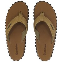 Gumbies Vegovert in Tan T-Strap-Zehentrenner aus recycelten Materialien »in farbenfrohen Designs« von Gumbies