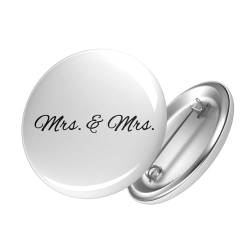 Huuraa Button Mrs. & Mrs. Schriftzug Ansteckbutton 25mm mit Motiv Hochzeits Geschenk Idee für Freunde und Familie von HUURAA