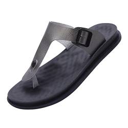 Harssidanzar Herren Leder Flip Flops,Fußgewölbestütze orthopädisches Fußbett mit weichem Kissen bequem flach Indoor Outdoor Strand Zehentrenner für Herren KM217,Metallisches Grau, Größe 45 von Harssidanzar