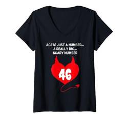 Damen Age is Just a Number A Really Big Scary 46. Geburtstag T-Shirt mit V-Ausschnitt von Healing Vibes