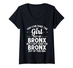 Damen Girl Out Of Bronx NY New York Geschenk Funny Home Roots USA T-Shirt mit V-Ausschnitt von Heritage Living In Proud Grown City Women Presents