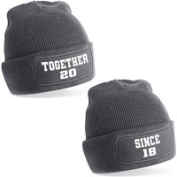 Herzbotschaft Beanie 2er Set Beanies Strickmütze mit Spruch TOGETHER 20 - SINCE 18 (Mütze mit Aufdruck, Skimütze) Unisex SoftTouch angenehm weiche und warme Wintermütze Einheitsgröße von Herzbotschaft