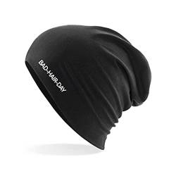 Huuraa Beanie Bad Hair Day Schriftzug Unisex Mütze Größe Black mit Motiv für alle mit stylischer Frisur Geschenk Idee für Freunde und Familie von Huuraa