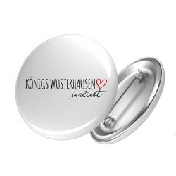 Huuraa Button Königs Wusterhausen verliebt Ansteckbutton Größe 59mm mit Namen deiner Lieblingsstadt in Brandenburg Geschenk Idee für Freunde und Familie von Huuraa