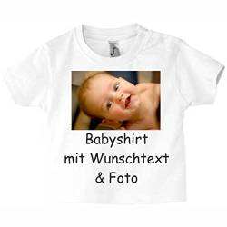 INDIGOS UG - Baby T-Shirt - Babyshirt mit Wunschname & Foto - Wunschtext weiß - 12-18 Monate - individuell - personalisiert - Name von INDIGOS UG