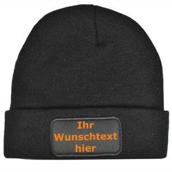 INDIGOS UG - Mütze schwarz Bedruckt mit Wunschtext oder Name - Strickmütze mit Patch - für Winter, Ski, Party, Apres-Ski - individuell selbst gestalten von INDIGOS UG