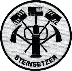 JOB Stick-Aufnäher Patch Zunft Emblem Wappen STEINSETZER Ø 8 cm schwarz/weiß von JOB-Kleidung