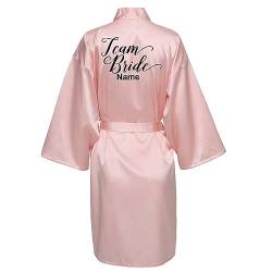 JPHCHSC Personalisierter Hochzeit Kimono Damen Satin Braut Bademantel Kurz Morgenmantel Team Bride Party Pajama mit Gürtel 102 von JPHCHSC