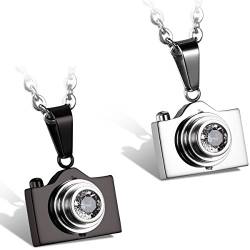 JewelryWe Schmuck Edelstahl Exquisite Schwarz Kamera Anhänger mit Klar Strass, 55cm Kette Halskette für Damen und Herren, mit Geschenk Tüte von JewelryWe