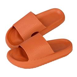 Jodimitty Badeschuhe Damen Cozyslides Hausschuhe rutschfeste Badeschuhe Sommer Strand Pool Sliders, Eva Super Weich Massage Kissen Schlappen Dicke Unterseite Hausschuhe (Orange, 35/36 EU) von Jodimitty