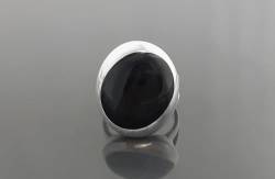 Black stone Ring, Sterling Silver, Genuine Black Onyx gemstone, unique modern shape design jewelry (Ring size: 6, Gift Wrapping: Free) von KRAMIKE
