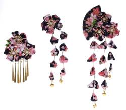 C-122-2 Schwarz 3er Set Handmade Fächerform Sakura Kirschblüte Stoff Blumen Quasten Haarclip Haarspange Japan Geisha Kimono Accessoir von Kawaii-Story