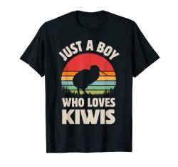 Kiwi Nur ein Junge, der Kiwis liebt Vogel Retro Vintage Sunset T-Shirt von Kiwi Clothing Co.