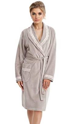 LEVERIE edler und hochwertiger Damen-Velours-Bademantel mit eleganten Spitzenverzierungen made in EU (L (40), Beige) von LEVERIE