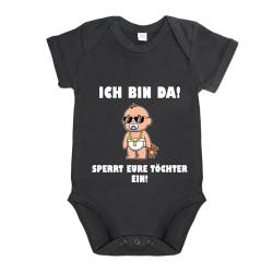 LIEBTASTISCH - Ich bin da! Sperrt eure Töchter ein! - Baby body kurzarm - Strampler - mit Druckknöpfen - Jungen - 100% Bio Baumwolle (Schwarz, 18-24 Monate) von LIEBTASTISCH