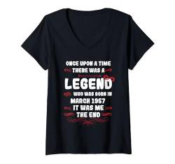 Damen Es war einmal eine Legende. März 1957 Geburtstag T-Shirt mit V-Ausschnitt von Legende Mann Geburtstag Junge