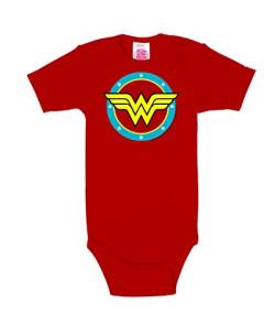 Logoshirt® DC I Wonder Woman I Logo I Baby Body Print I Kurzarm I Kleinkind I Mädchen & Jungen I rot I Lizenziertes Originaldesign I Größe 86/92 von Logoshirt