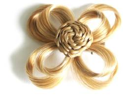 Love Hair Extensions Blume auf Krokodilklemme Farbe M2427 - Sonnenblond/Goldblond, 1er Pack (1 x 1 Stück) von Love Hair Extensions