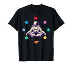 Galaktisches Yoga - Astronaut meditiert im Weltall T-Shirt von Lustige Weltraum Geschenkidee
