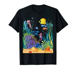 Unterwasserkorallenriff mit Meerespflanzen, Fisch und Algen T-Shirt von MASH MOSH