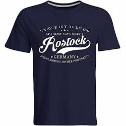 Rostock T-Shirt mit Breitengrad Längengrad Koordinaten GPS Stadt Souvenir Geschenk (Herren, Schwarz, Weiß, Navy), Farbe: Navy, Größe: L von MERCHIFY