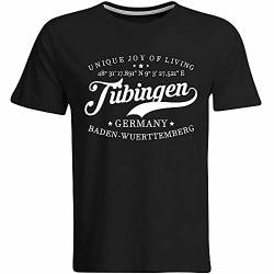 Tübingen T-Shirt mit Breitengrad Längengrad Koordinaten GPS Stadt Souvenir Geschenk (Herren, Schwarz, Weiß, Navy), Farbe: Schwarz, Größe: XXL von MERCHIFY