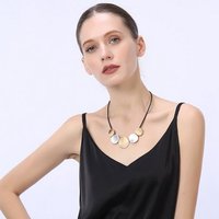 MIRROSI Kette mit Anhänger Damen Elegante Halskette kurz, passt perfekt für Kleid, Bluse,Pullover von MIRROSI